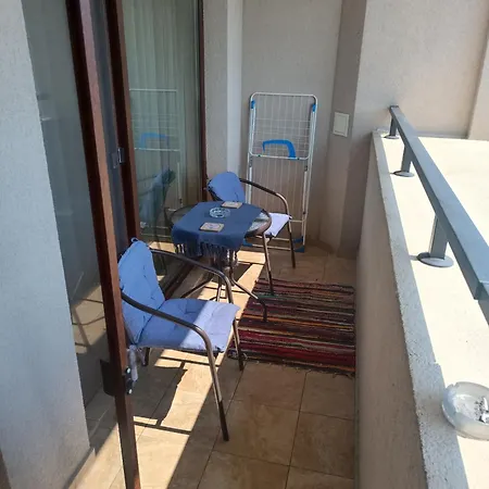 Lazuren Bryag Lux Διαμέρισμα *