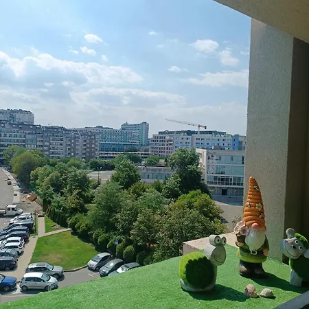 公寓 Lazuren Bryag Lux