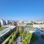 Lazuren Bryag Lux Apartment