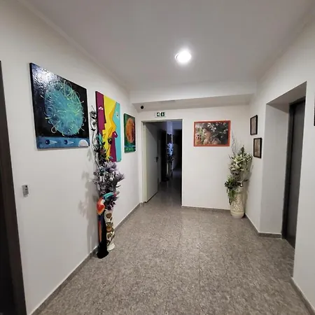 Lazuren Bryag Lux * Burgas City