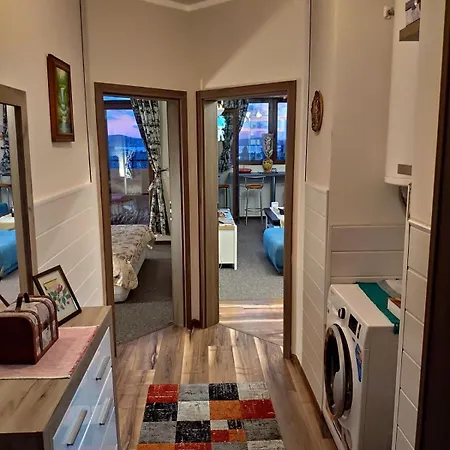 Lazuren Bryag Lux *