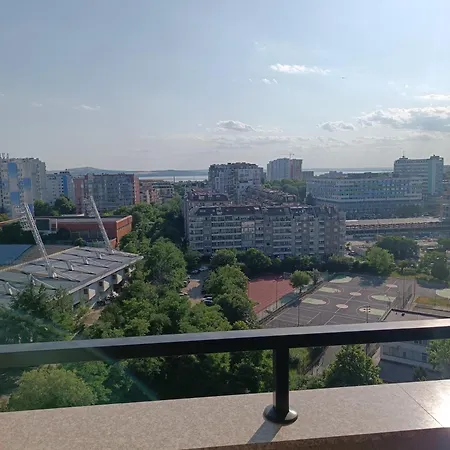 Lazuren Bryag Lux Lejlighed *